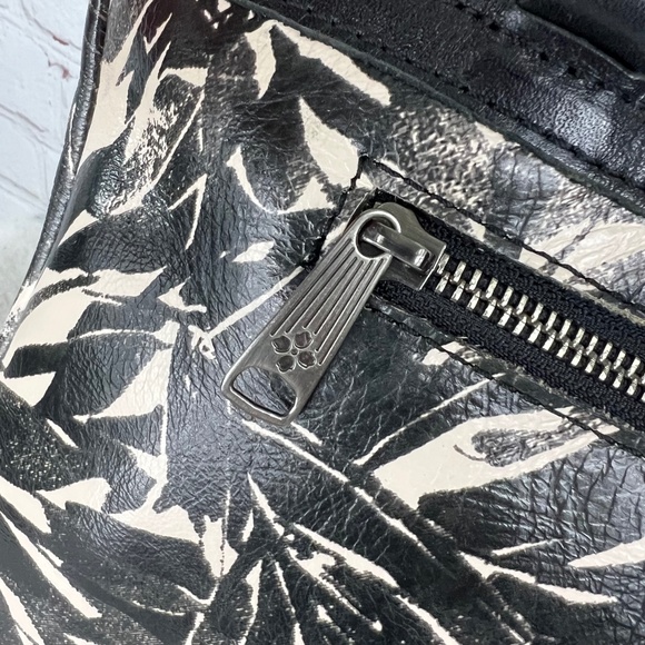 Patricia Nash  Black and White Floral Women's Bag - Picture 6 of 15